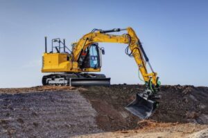großer Kettenbagger 15,30 T